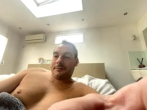 justeqqun online show from 11-11-25, 10:10