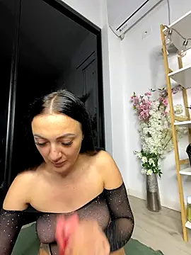 RaisaSalvi online show from 12-17-25, 02:00