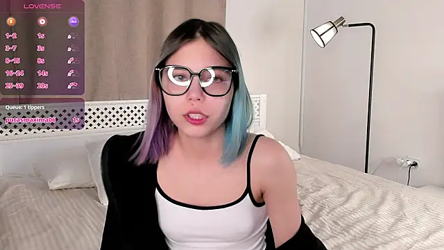 Snapshot of DarelleFare chatting on 03-15-25, 10:57 DarelleFare online show from 03-15-25, 10:57