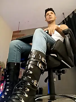 AngeloColleen online show from 03-19-26, 09:04