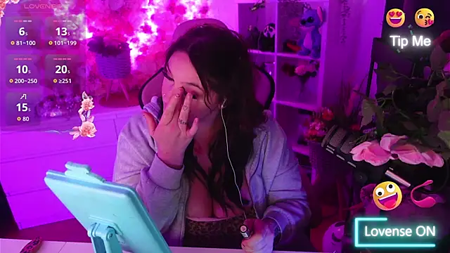 Jinyxx3 online show from 12-04-25, 04:33