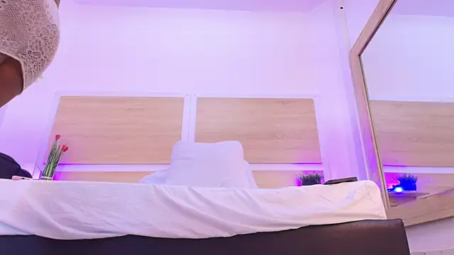 SamanthaMilann online show from 06-19-26, 11:27
