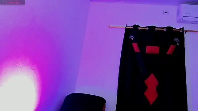 Snapshot of Nicol_TransGirl chatting on 10-09-25, 02:45 Nicol TransGirl online show from 10-09-25, 02:45