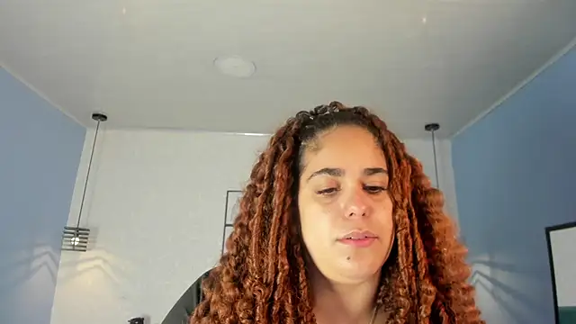 Snapshot of ninna_curly chatting on 06-19-26, 03:01 ninna curly online show from 06-19-26, 03:01