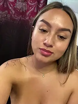 Snapshot of Iam_Cassi chatting on 02-25-25, 08:32 Iam Cassi online show from 02-25-25, 08:32