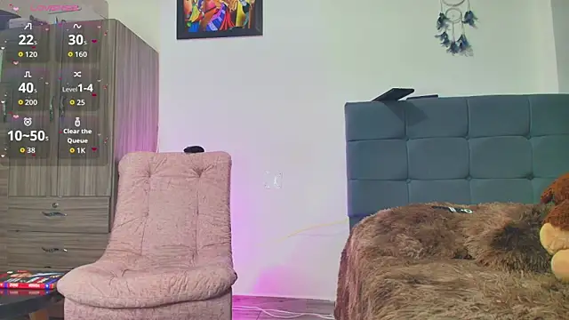 Sophie Astor online show from 12-17-25, 09:20