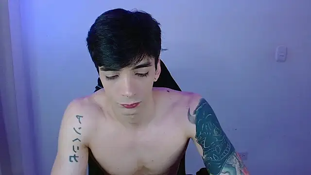 H3ll B0I online show from 04-04-26, 04:52