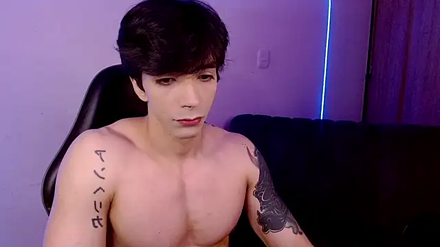 H3ll B0I online show from 05-18-26, 04:40