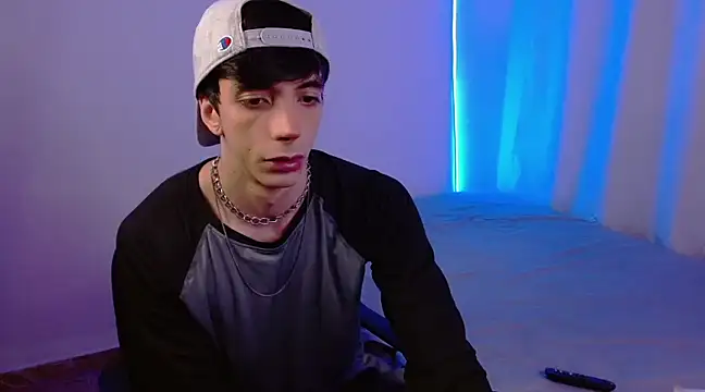 H3ll B0I online show from 02-17-25, 07:33