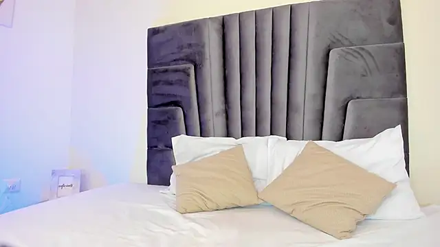 EvaQueen   online show from 03-06-25, 07:43