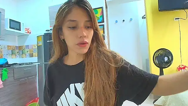 Alaiapink online show from 04-30-26, 03:19