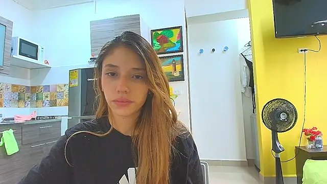 Alaiapink online show from 05-13-26, 01:29