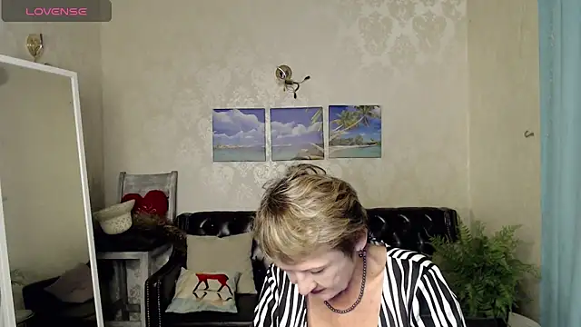 SexyGrandma  online show from 10-16-25, 03:42