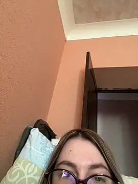 Snapshot of DearAlise chatting on 03-15-26, 10:22 DearAlise online show from 03-15-26, 10:22