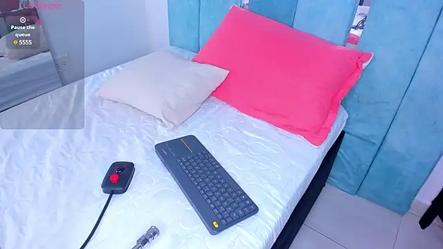 AlexxaSmall online show from 03-11-25, 11:44