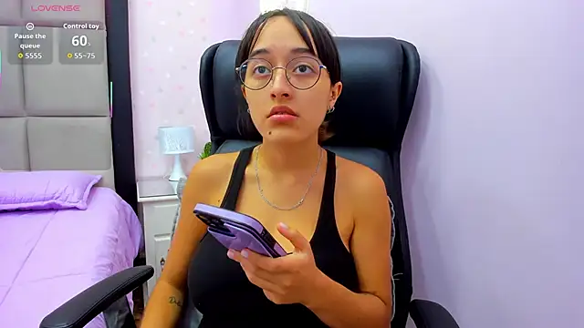 MelodyWinx online show from 11-02-25, 01:05