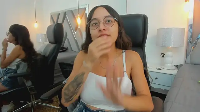 MelodyWinx online show from 10-21-25, 08:30