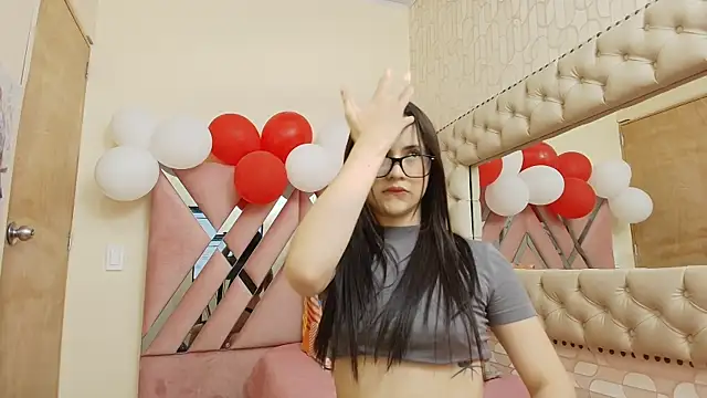 Emmagomez   online show from 02-10-25, 06:13