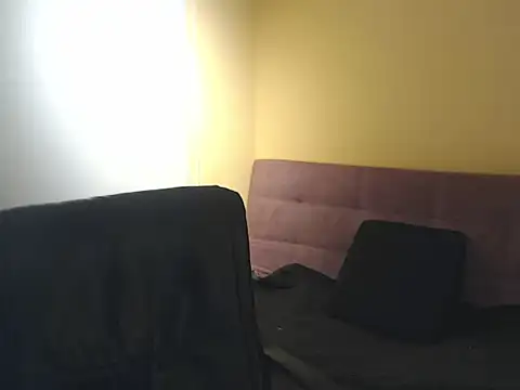 Snapshot of emily_fox_3 chatting on 09-12-25, 03:28 emily fox 3 online show from 09-12-25, 03:28