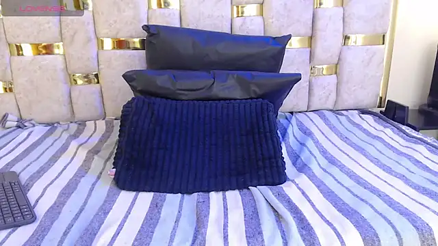 Snapshot of emily_fox_3 chatting on 02-25-25, 02:48 emily fox 3 online show from 02-25-25, 02:48