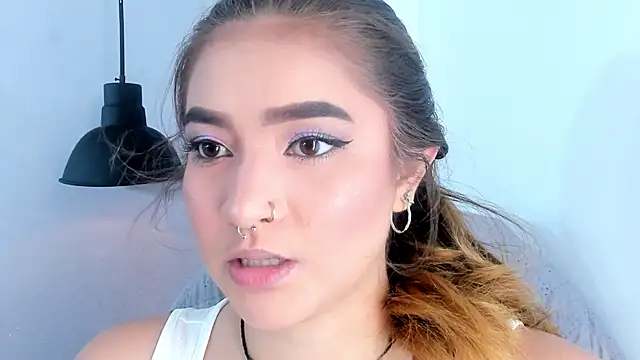 Shanntal  online show from 10-11-25, 07:59