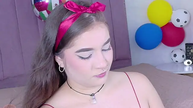 Snapshot of Shanntal_ chatting on 06-24-26, 07:33 Shanntal online show from 06-24-26, 07:33
