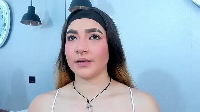 Shanntal  online show from 10-19-25, 07:16