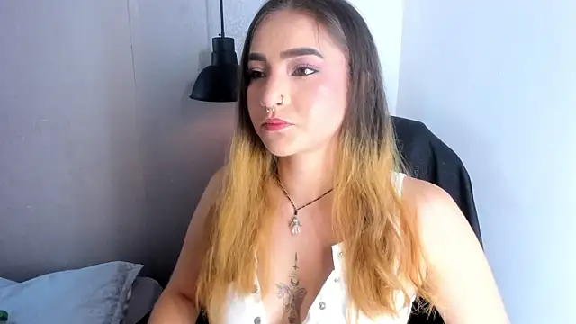 Shanntal  online show from 10-06-25, 07:36