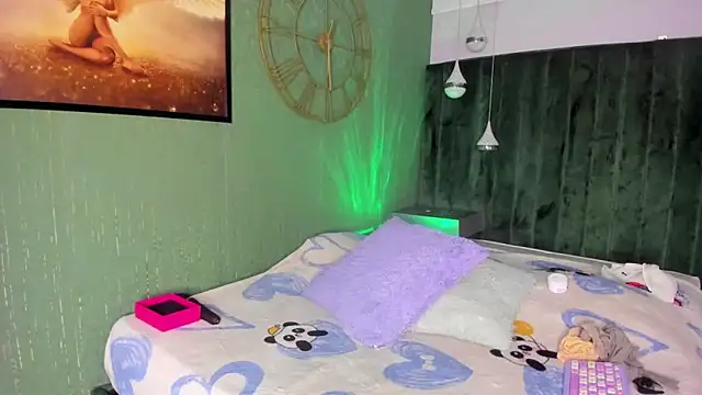 zoe taylorr1 online show from 11-06-25, 05:00