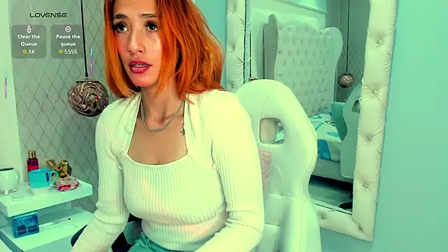 zoe taylorr1 online show from 12-19-25, 11:34