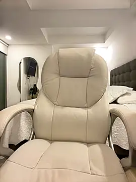 sofiaxox online show from 02-25-26, 11:48