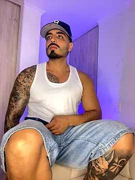 LeandroRusso online show from 11-05-25, 01:42