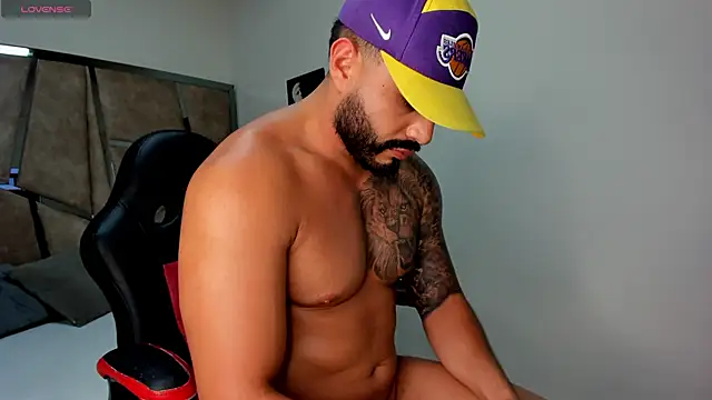 LeandroRusso online show from 02-17-25, 02:42