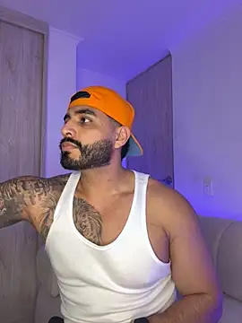 LeandroRusso online show from 10-01-25, 03:11