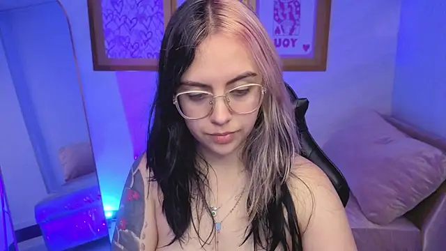 Hela v online show from 01-10-26, 08:04