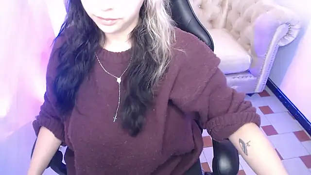 Hela v online show from 03-06-26, 01:06