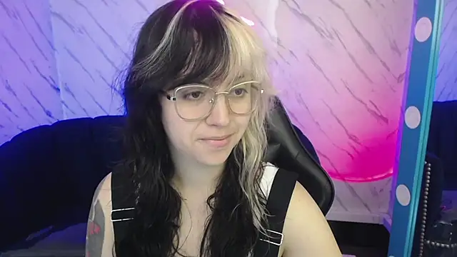 Hela v online show from 02-21-26, 01:13