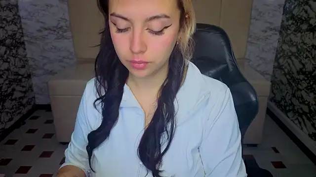 Hela v online show from 04-09-26, 01:06