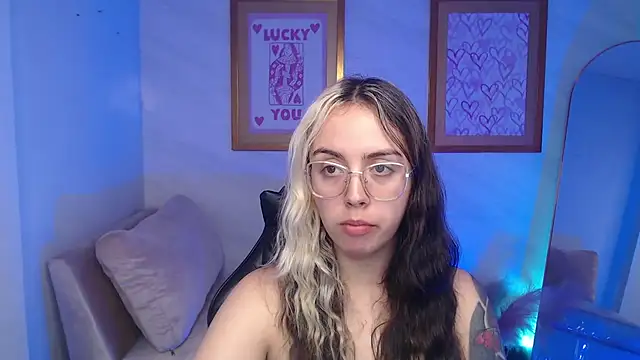 Hela v online show from 11-24-25, 08:09