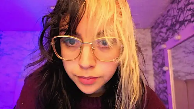 Hela v online show from 03-14-26, 12:11