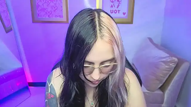 Hela v online show from 01-17-26, 08:12