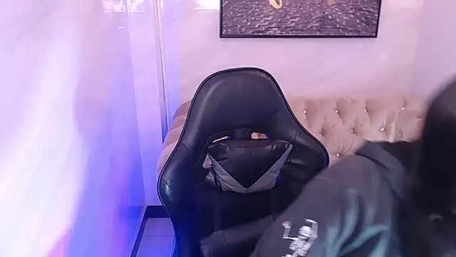 Hela v online show from 03-03-26, 12:56