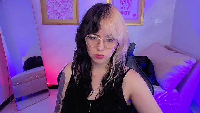 Hela v online show from 02-13-26, 08:09