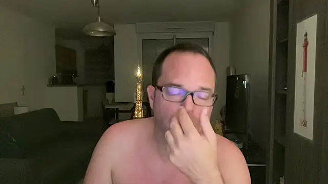 Snapshot of Funnyjul31 chatting on 07-11-26, 01:22 Funnyjul31 online show from 07-11-26, 01:22
