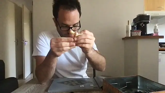 Funnyjul31 online show from 04-04-26, 10:44