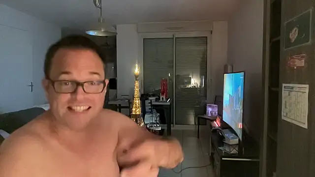 Funnyjul31 online show from 04-18-26, 07:07