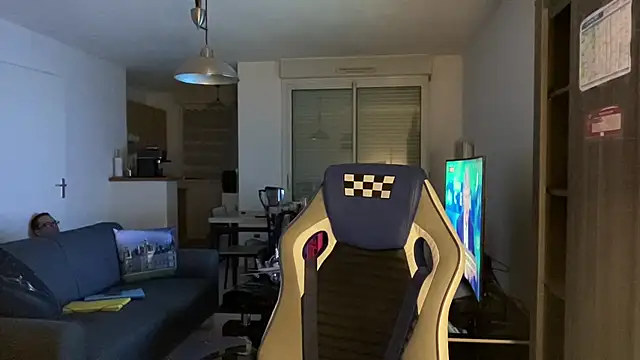 Funnyjul31 online show from 03-21-25, 08:40