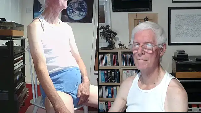 Snapshot of bigears chatting on 10-17-25, 07:04 bigears online show from 10-17-25, 07:04