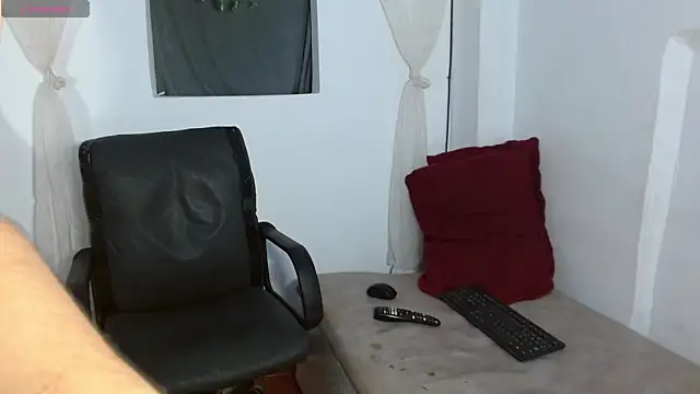 Luna-Naughty online show from 11-17-25, 09:08