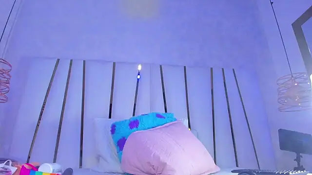 violet gray  online show from 10-04-25, 07:15